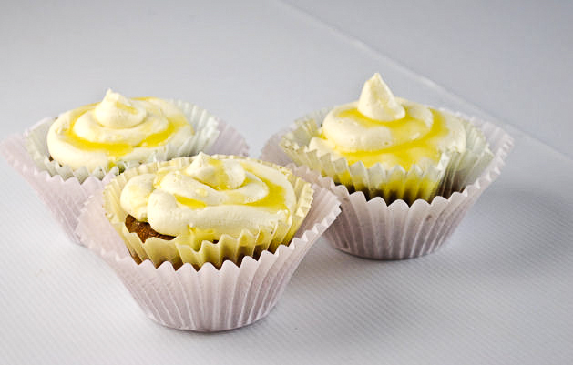 Salted caramel apple cupcakes